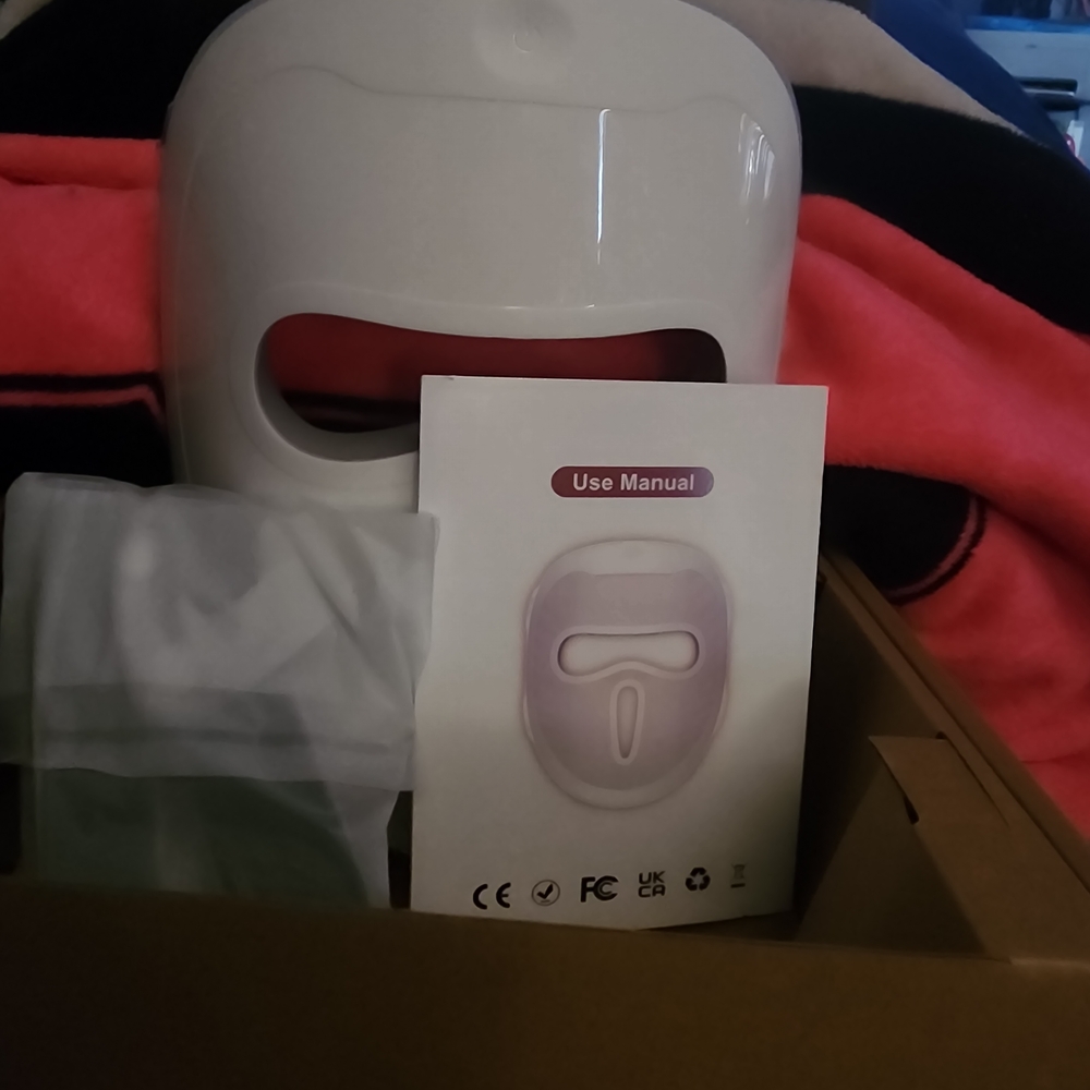 7 In 1 Cordless Light Mask - Picture 2 of 8